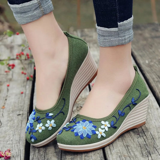 Chaussures compensées pour femmes avec broderie florale faite à la main - Amelia