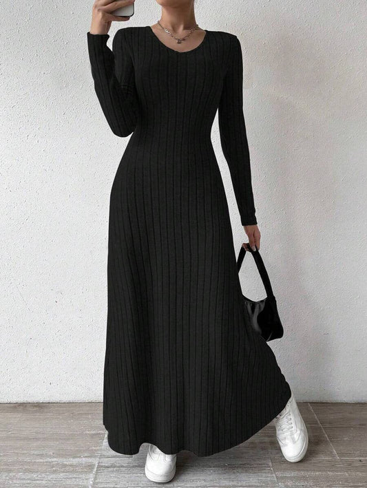 Robe en maille ajustée à silhouette côtelée pour femmes - Brynja