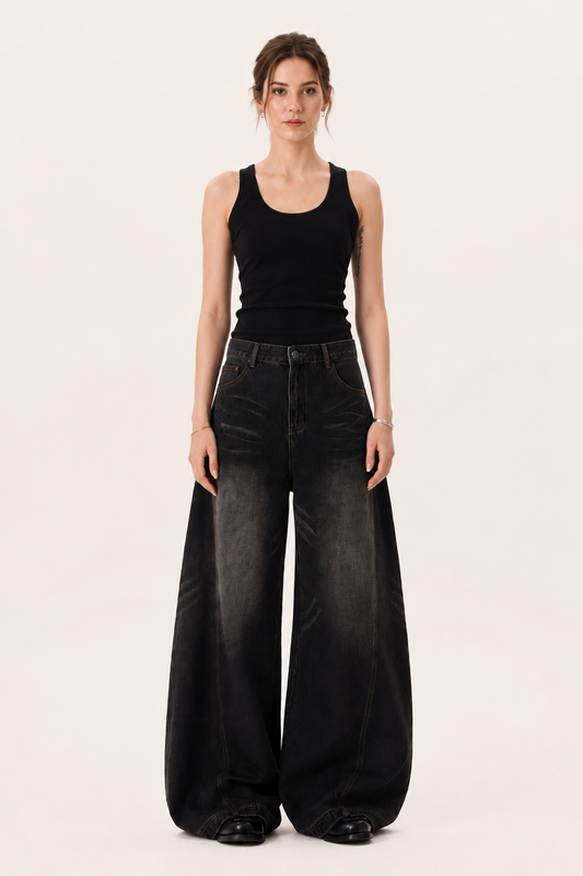 Jean baggy pour femme à jambes très larges, avec des coutures arrondies et un effet délavé usé - Liesel