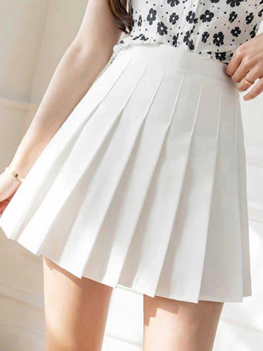 Mini-jupe taille haute moderne et polyvalente, idéale pour les looks décontractés et branchés