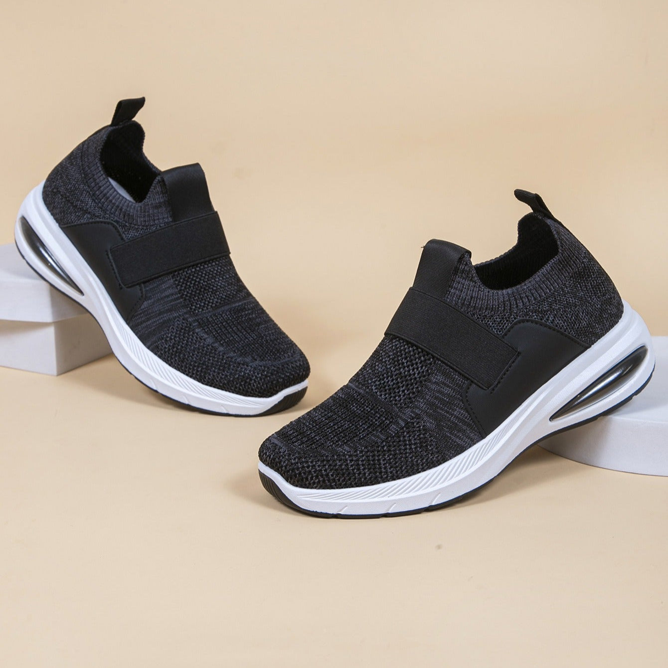 Atmungsaktive Slipper aus Stoff für Damen - Noelia