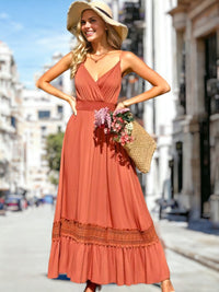Rebecca - Robe en dentelle crochetée avec ceinture froncée