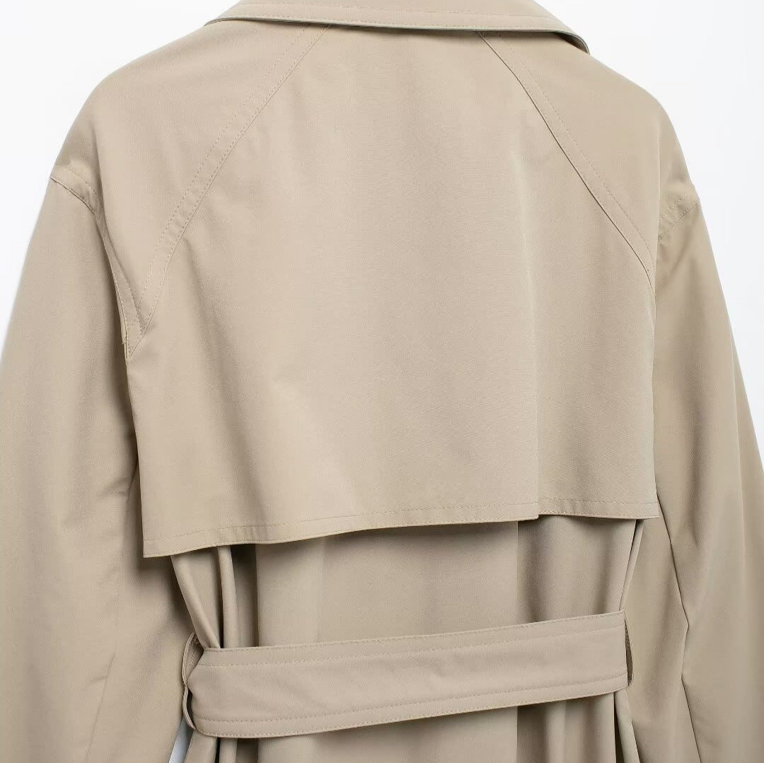 Klassischer Trenchcoat für Frauen - Svea