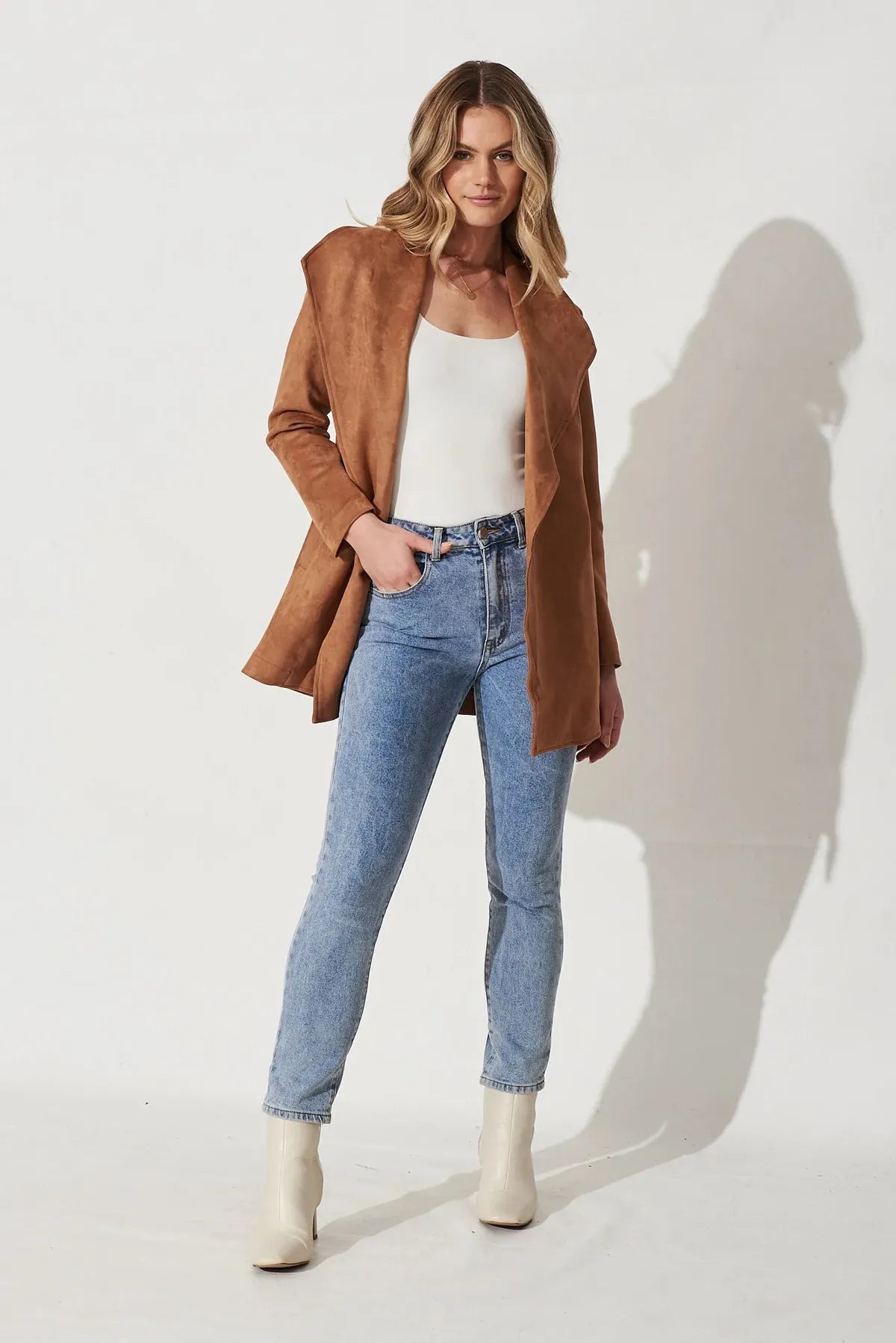Weiche Wildlederjacke mit breitem Kragen - Celinne