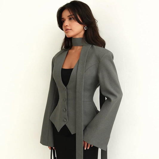Blazer à col en V avec mouchoir - Miranda