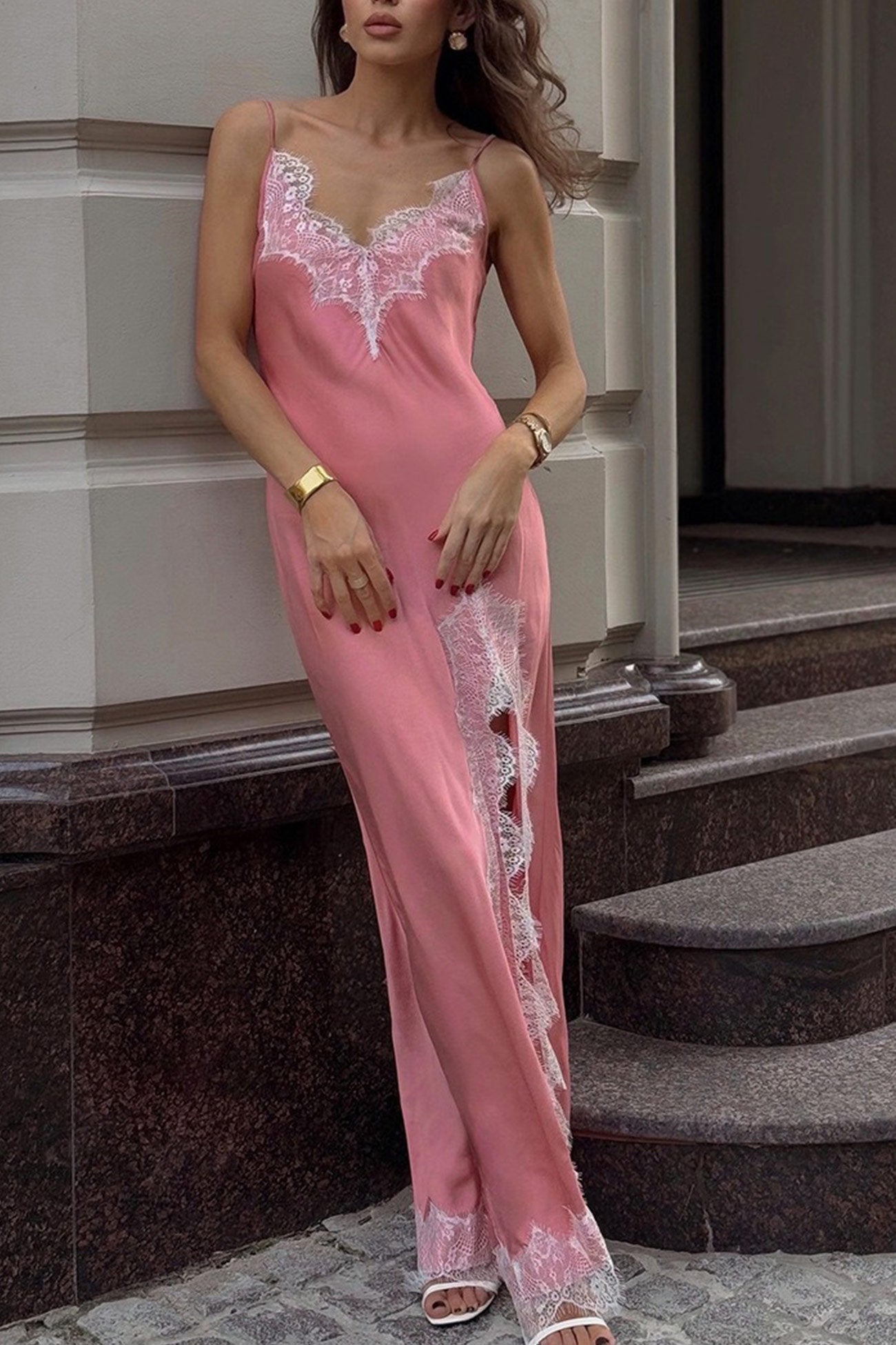 Langes trägerloses Damenkleid mit Spitze und Seitenschlitz - Victoria