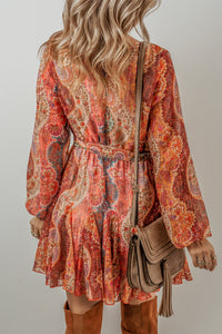 Stefanny - Mini robe plissée ceinturée à manches longues imprimée