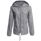 Leichte wasserdichte Jacke mit Kapuze - Elarat