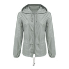 Leichte wasserdichte Jacke mit Kapuze - Elarat