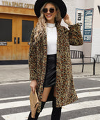 Frania - Plüschmantel mit Leopardenprint