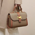 Damenhandtasche aus strukturiertem Leder mit Metallschließe - Natalia