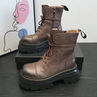 Kurze Damenstiefel mit fester Sohle und seitlichem Reißverschluss - Elviora