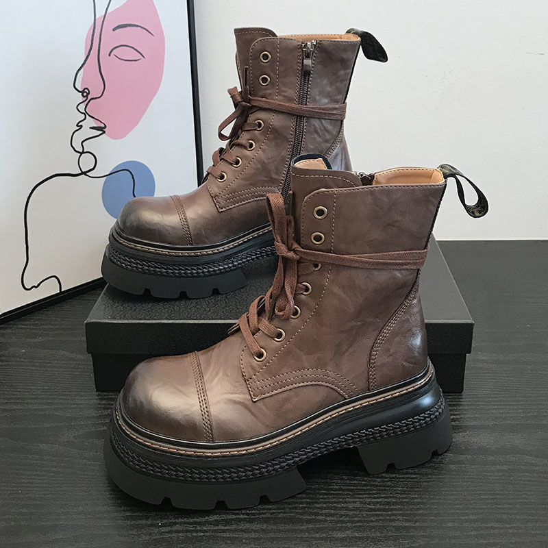 Kurze Damenstiefel mit fester Sohle und seitlichem Reißverschluss - Elviora