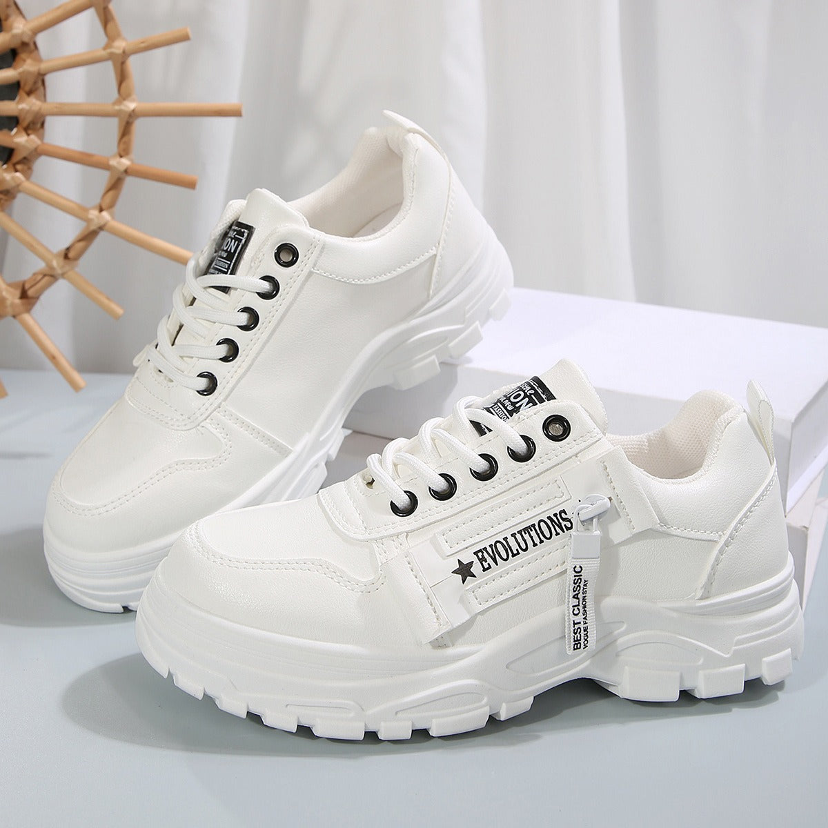 Damen-Turnschuhe im urbanen Stil mit dicken Sohlen und seitlichem Verschluss - Camila