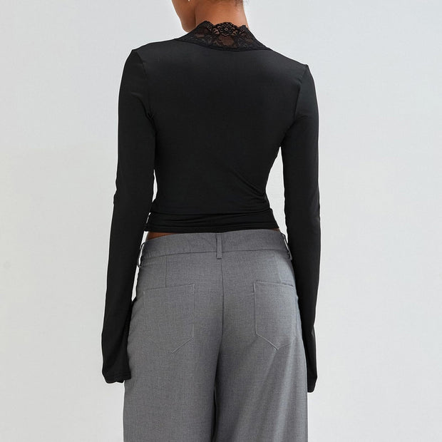 Sissi - T-shirt à encolure en V moulante en dentelle