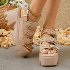 Damen Plateau Sandalen mit Nieten Design - Renata