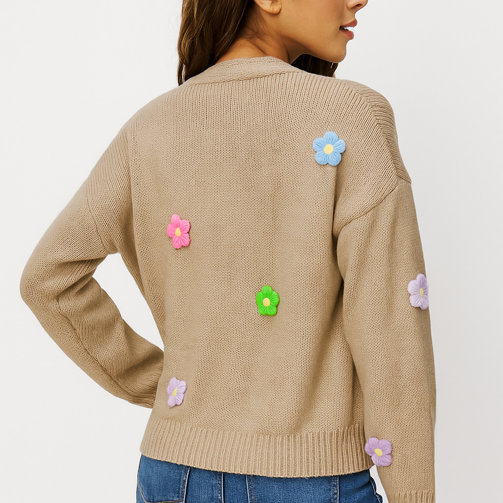 Damenstrickjacke mit dekorativer Blumenapplikation - Lily