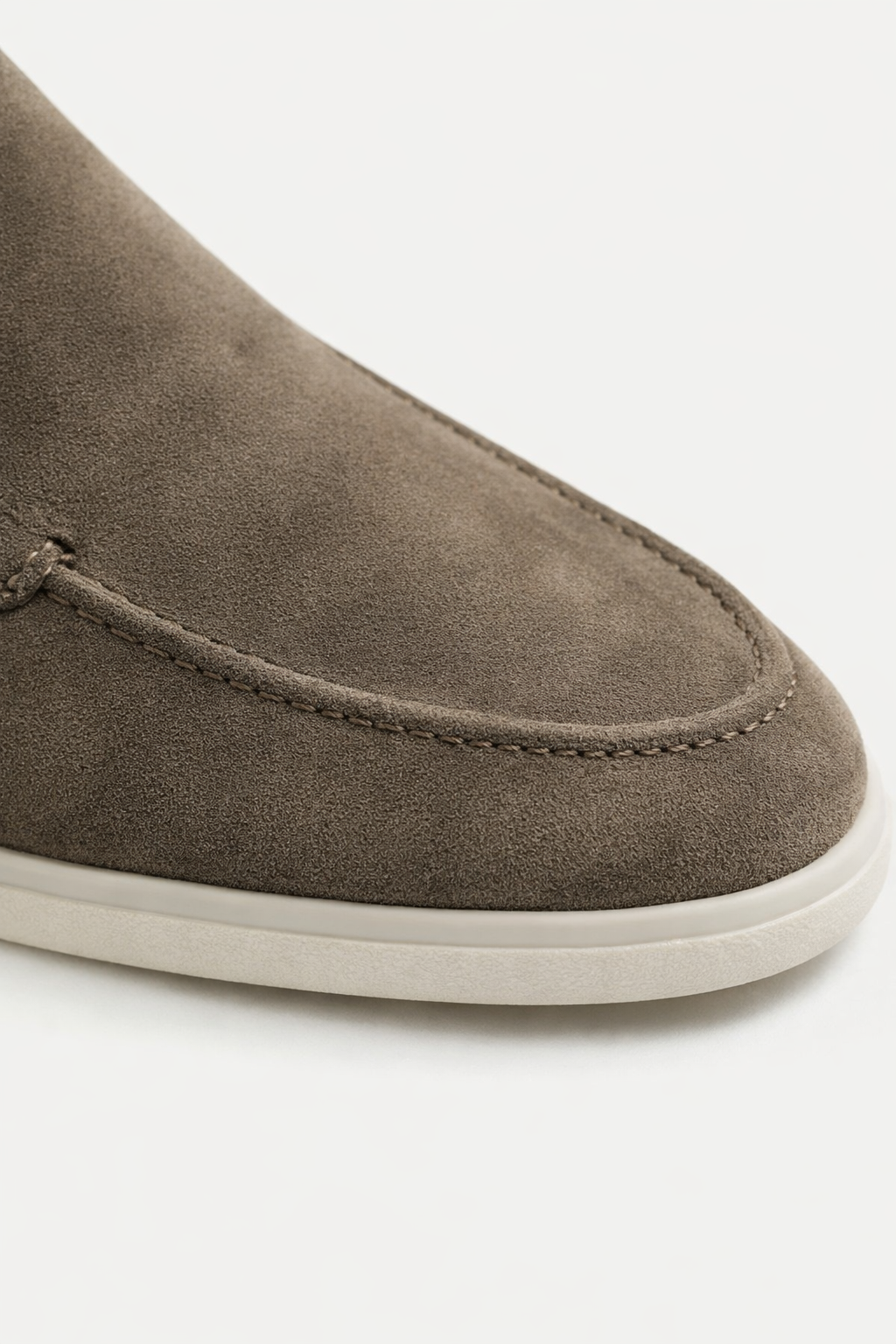 Herren-Slipper mit minimalistischem Design und leichter Sohle - Arzano