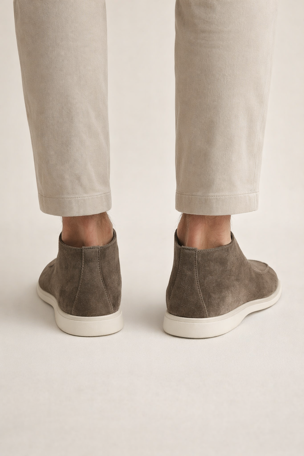 Herren-Slipper mit minimalistischem Design und leichter Sohle - Arzano