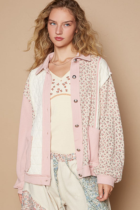 Armelle - Veste matelassée à boutons avec coutures exposées et motif floral