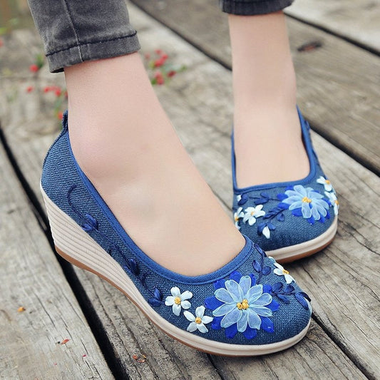 Chaussures compensées pour femmes avec broderie florale faite à la main - Amelia
