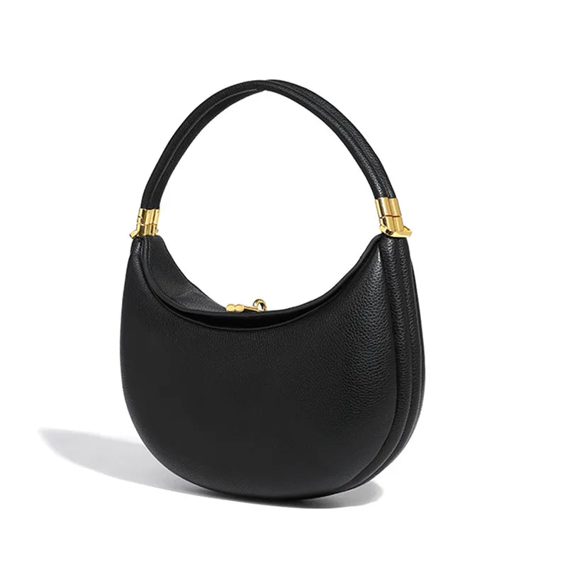 Halbmondförmige Tasche aus veganem Leder mit goldener Hardware - Yuna