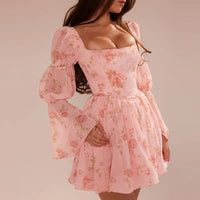 Danys - Mini robe rose à imprimé floral et style doux