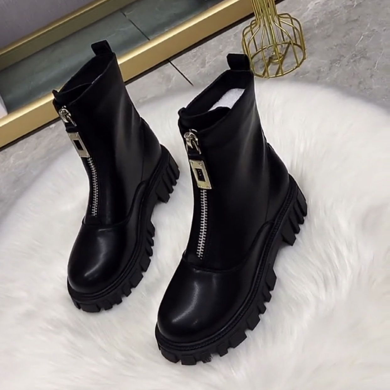 Robuste halbhohe Damenstiefel - Ragnhild