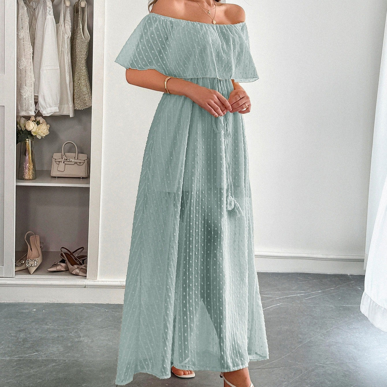 Langes Kleid aus Plumeti-Chiffon mit fließendem Bootsausschnitt - Noelia