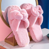 Chaussons en Peluche avec Nœud
