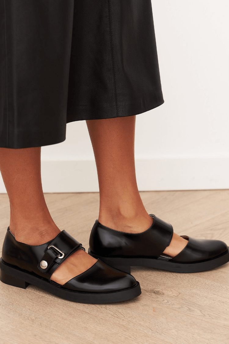 Damen geschlossene Schuhe Schnalle Seite dicke Sohle - Caterina