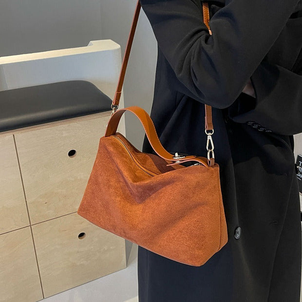 Sac à bandoulière en daim souple de style rétro pour femmes - Maëlle