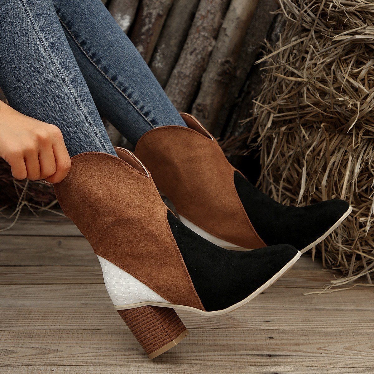 Damenstiefel aus Wildleder mit quadratischem Absatz - Norine