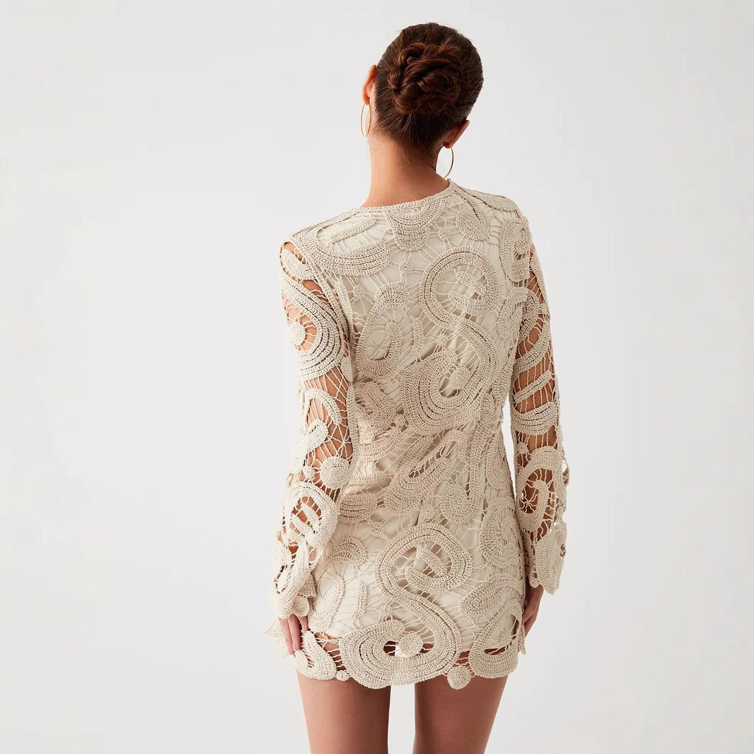 Kurzes durchbrochenes Häkelkleid für Frauen, schmaler Schnitt - Manon