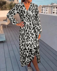Lisandra | V-neck dress