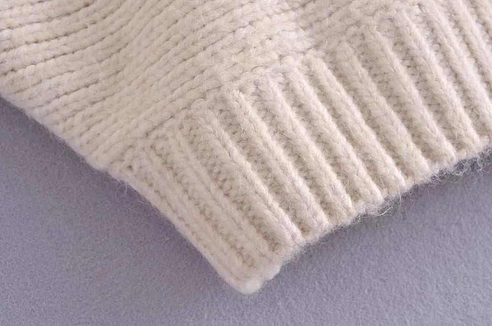 Angèle - Schicker und lässiger Pullover mit falscher Perle