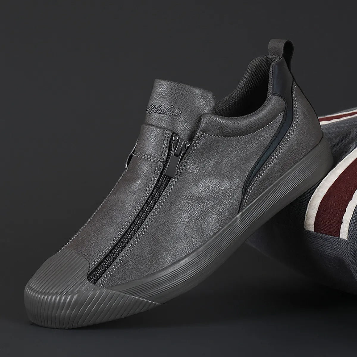 Sportliche Herren-Kunstleder-Turnschuhe mit Doppelreißverschluss - Ivan
