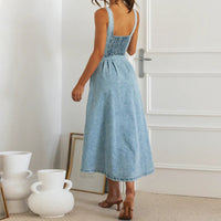 Robe longue pour femme avec bretelles en denim bleu clair avec boutons - Juliette