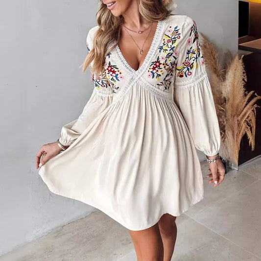 Scarlett - Robe courte bohème avec fleurs