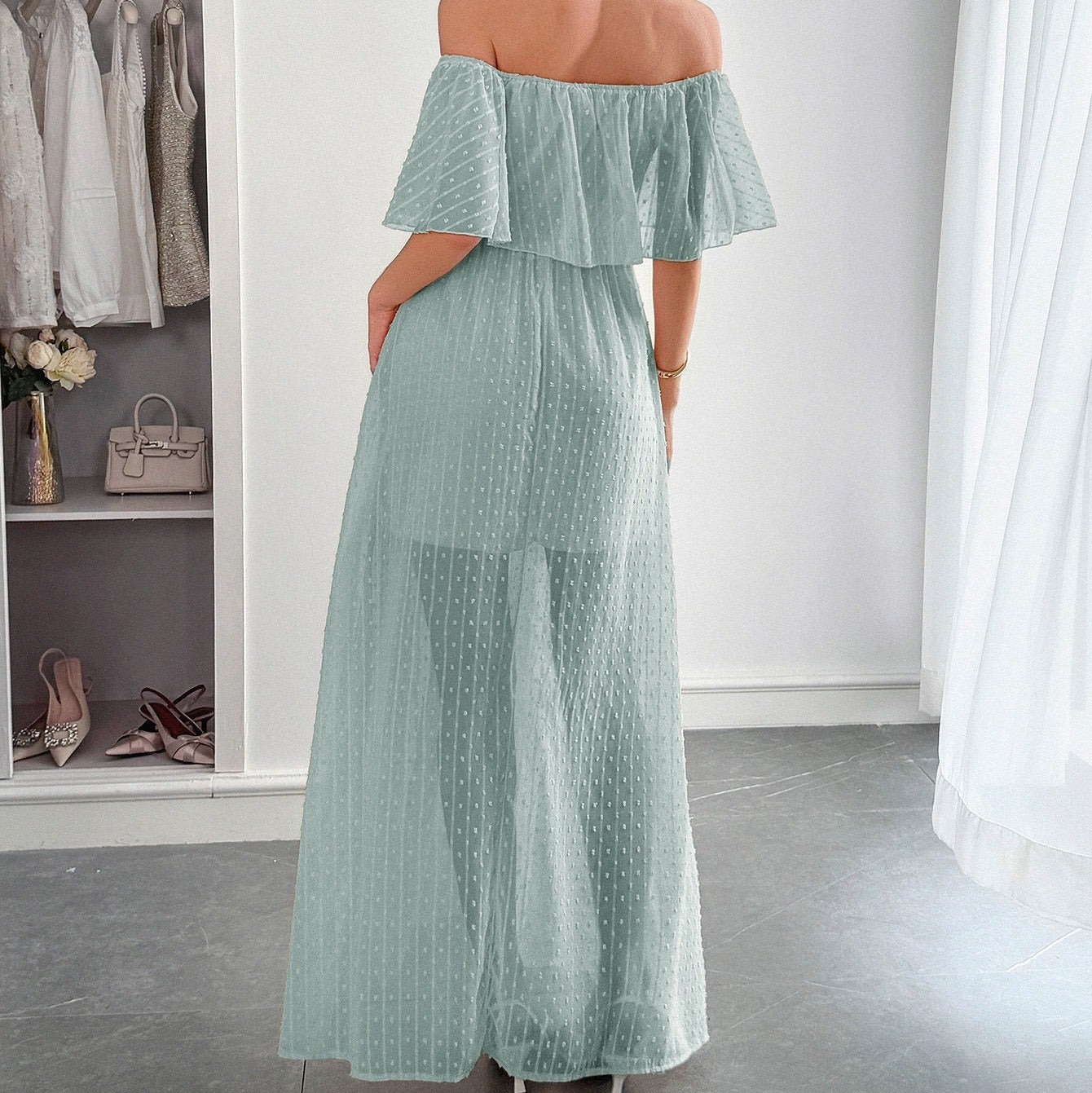 Langes Kleid aus Plumeti-Chiffon mit fließendem Bootsausschnitt - Noelia