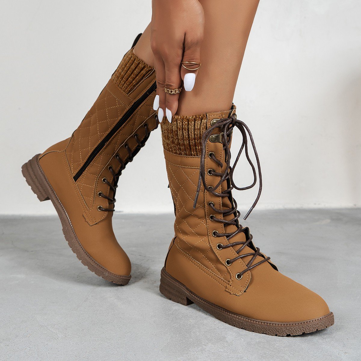 Gepolsterte hohe Damenstiefel - Irina