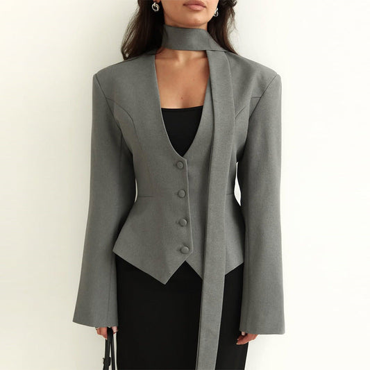 Blazer à col en V avec mouchoir - Miranda