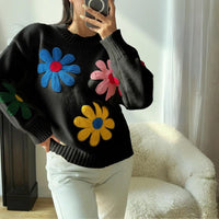 Farah - Grobstrickpullover mit auffälligen Blumen-Applikationen