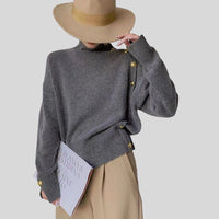 Joena - Rollkragenpullover mit asymmetrischem Knopfdetail