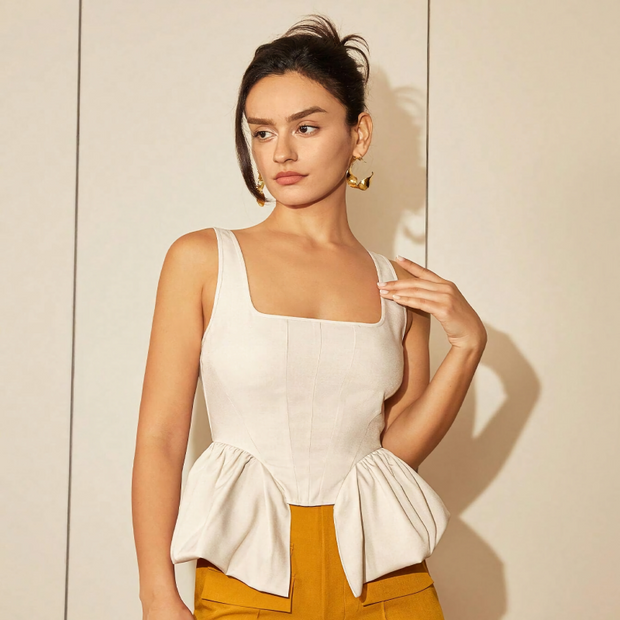 Jessy - Top chic à col carré et ourlet asymétrique