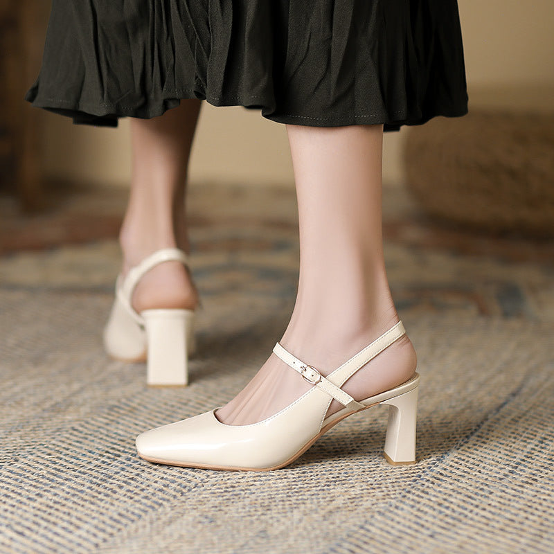 Damenschuhe mit quadratischer Spitze und Kreuzriemen mit Schnalle - Camille