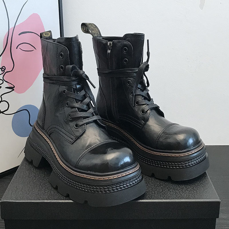 Kurze Damenstiefel mit fester Sohle und seitlichem Reißverschluss - Elviora