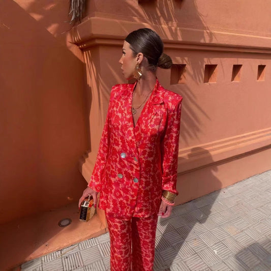 Ensemble blazer et pantalon pour femme avec un élégant imprimé floral rouge - Venera