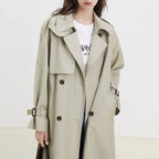 Langer Trenchcoat für Damen mit doppeltem Revers und verstellbarem Gürtel - Maelis