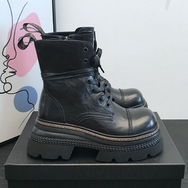Kurze Damenstiefel mit fester Sohle und seitlichem Reißverschluss - Elviora